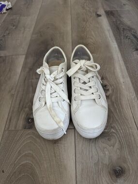 Steve Madden Cream Lace-Up Kids Sneakers